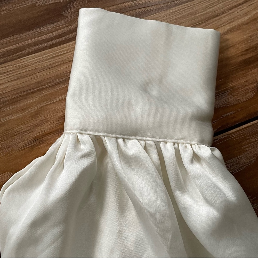 H&M cropped satin top, tie back & button cuffed sleeves size XL new without tags - Picture 3 of 7